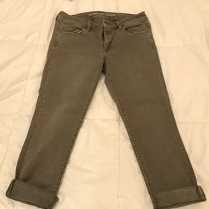 Olive green American eagle capris